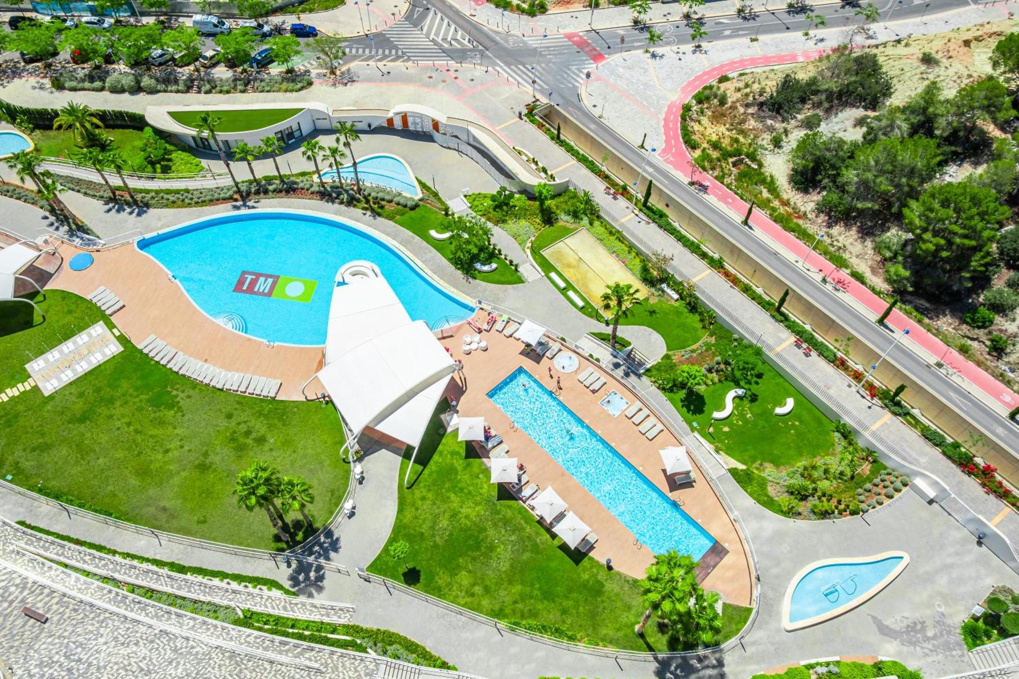 Sunset Waves 18-35 Poniente Beach Resort Benidorm Buitenkant foto