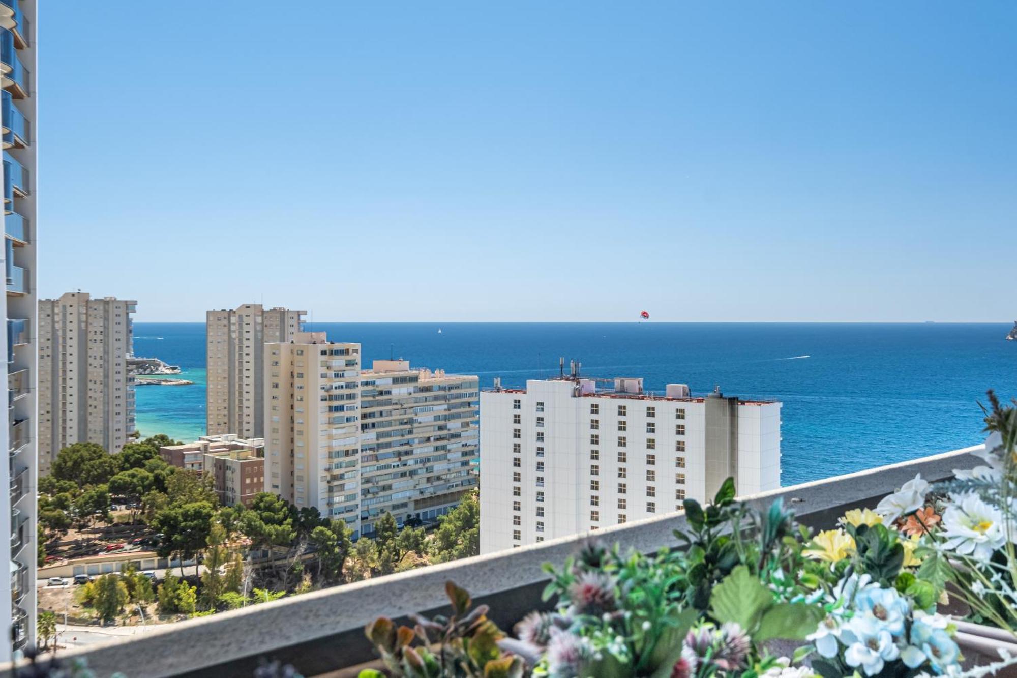 Sunset Waves 18-35 Poniente Beach Resort Benidorm Buitenkant foto